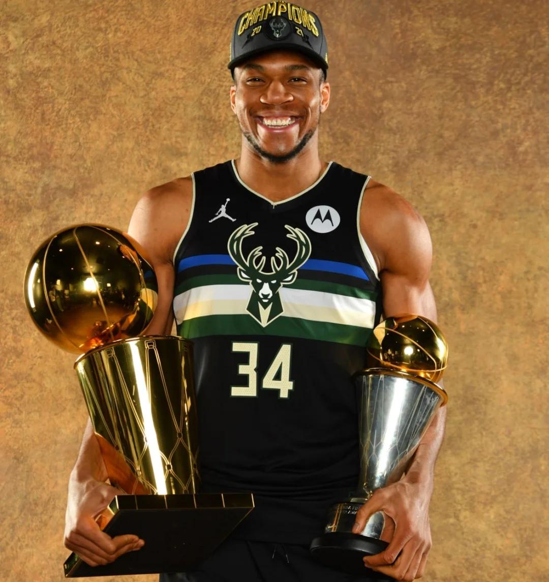 J9-字母哥在加拿大队比赛中大胜,精彩发挥引发热议!的简单介绍