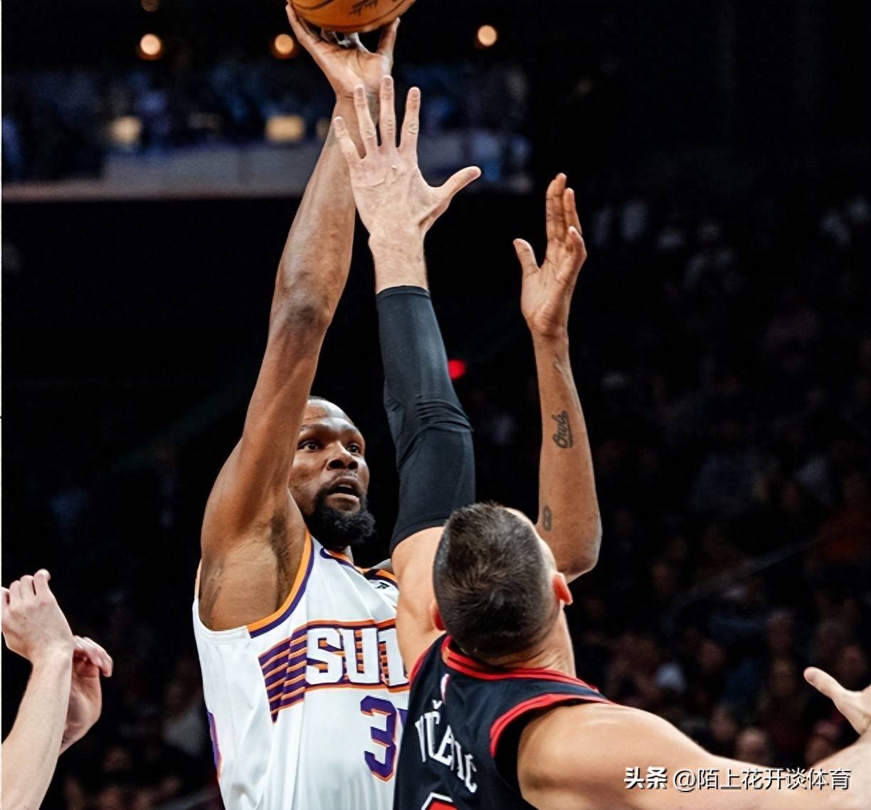 J9-杜兰特连续七场比赛得分超过逆转，热火挑战极限！的简单介绍